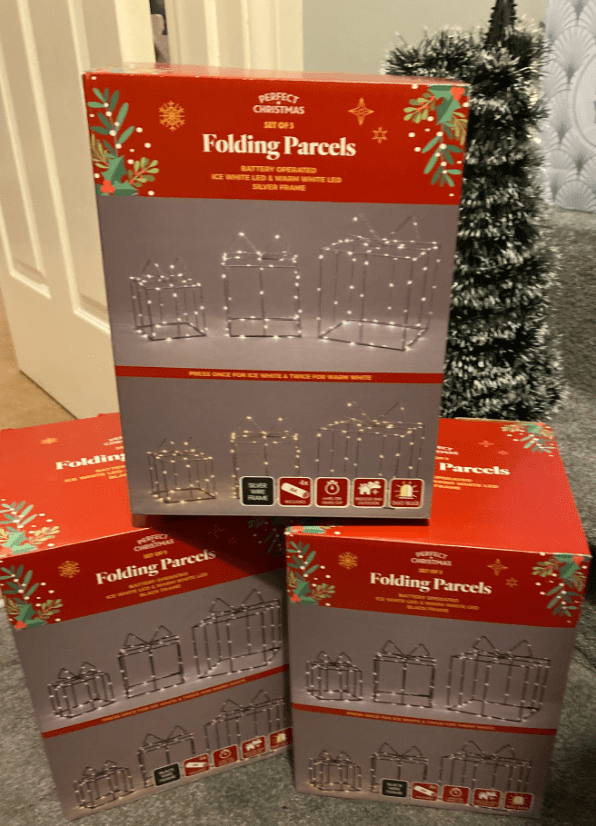 The Perfect Christmas Folding Present Lights have been reduced from from £14.99 to just £1.49