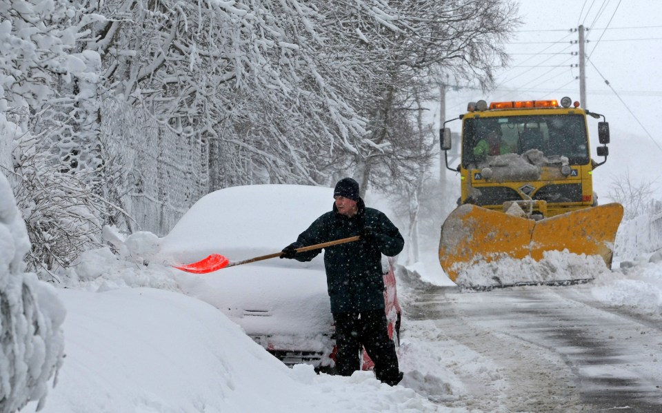 Snow could fall on Christmas day, say the Met Office