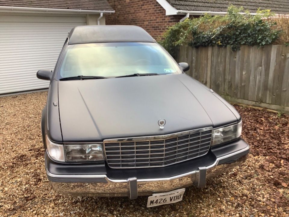 Boasting a clean back exterior, the two-seat 1995 Cadillac has a price tag of just £1,500