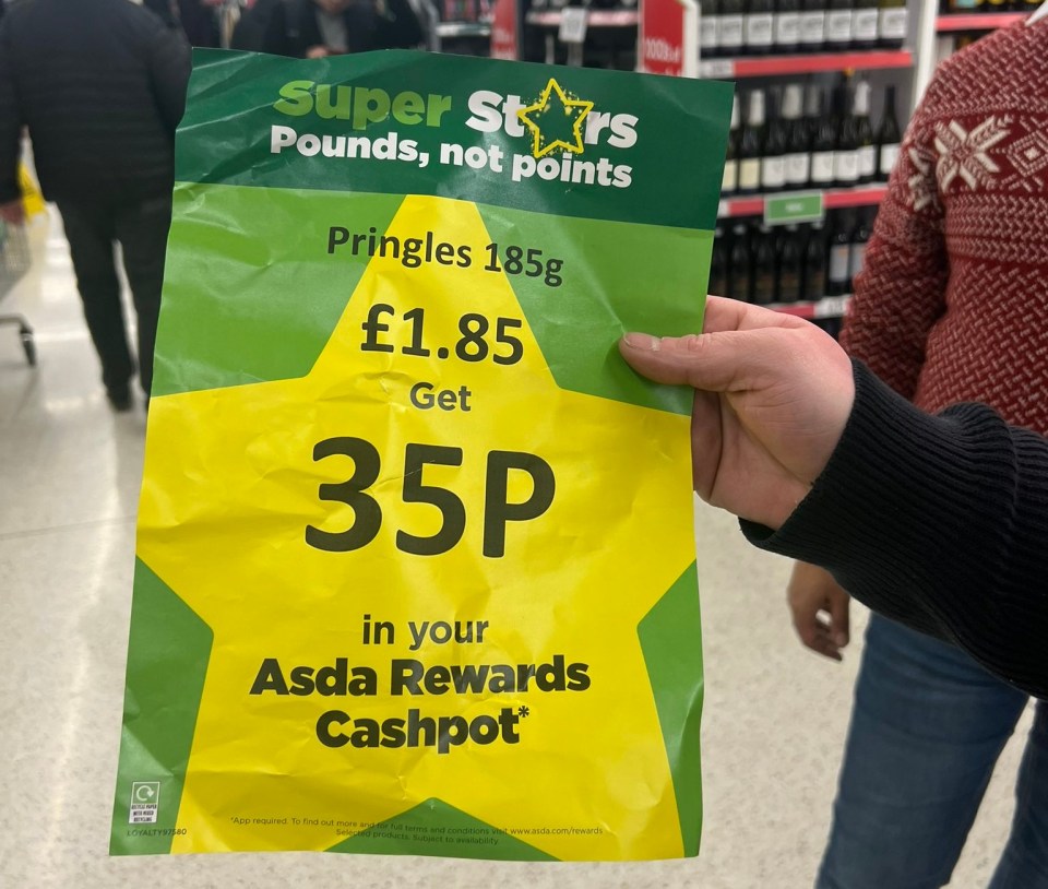 This sign reportedly duped people into thinking Asda was selling Pringles for 35p