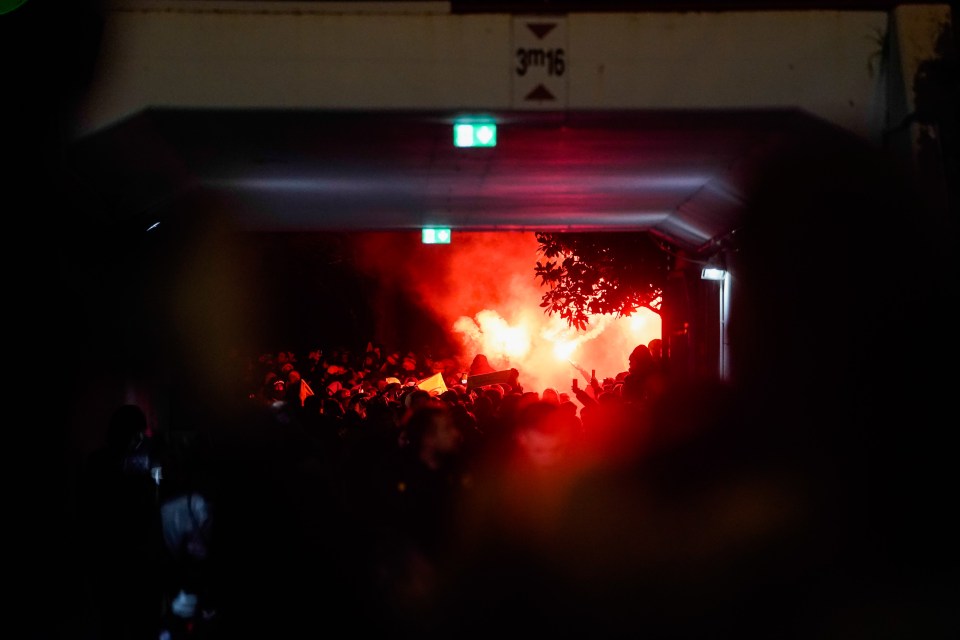 Violence broke out between the two sets of supporters along the Cours des Cinquante-Otages, one of the main roads that leads to the Stade de la Beaujoire