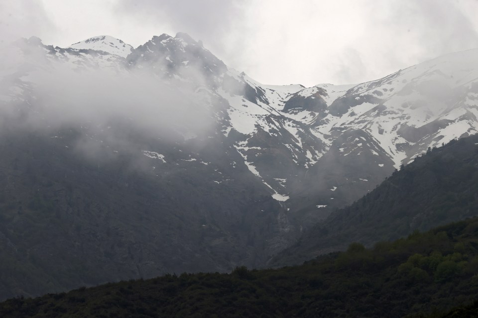 The mountains that Roberto and Fernando traversed seeking help