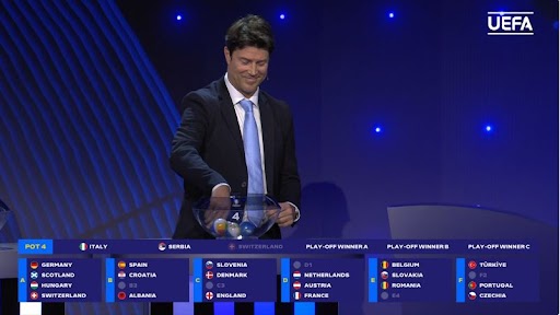 Brian Laudrup saw the funny side of the noises while on stage