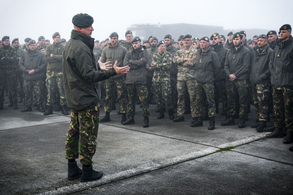 Lt Gen Wijnen addresses soldiers prior to the departure of Dutch Patriot air defence systems to Slovakia in April 2022