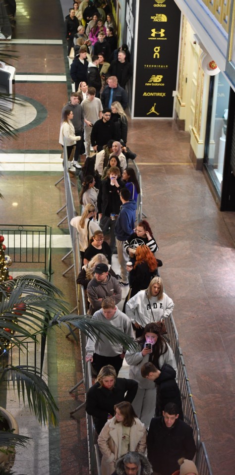 Thousands have got up early to grab themselves a bargain in the Boxing Day sales