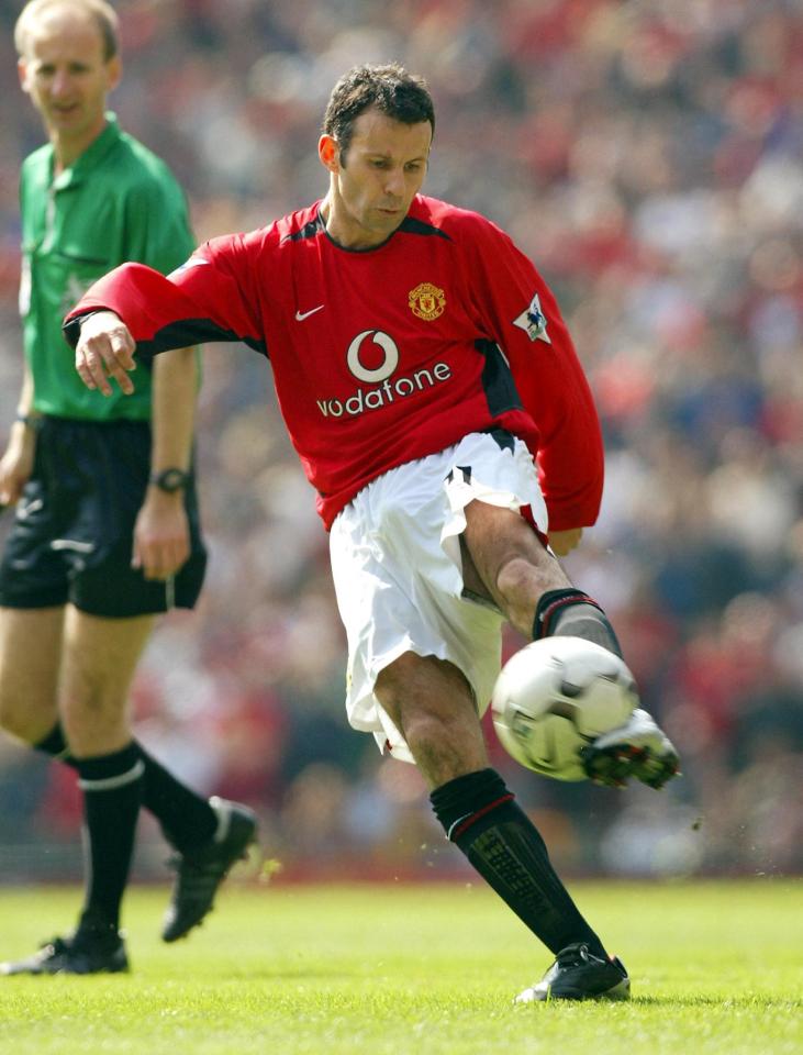 Ferdinand recalled the period when Ryan Giggs received boos from the Man Utd crowd