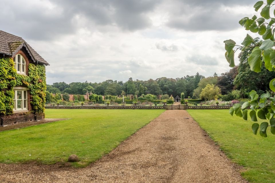 The home used to be owned by the Queen's head gardener so sits in beautiful grounds