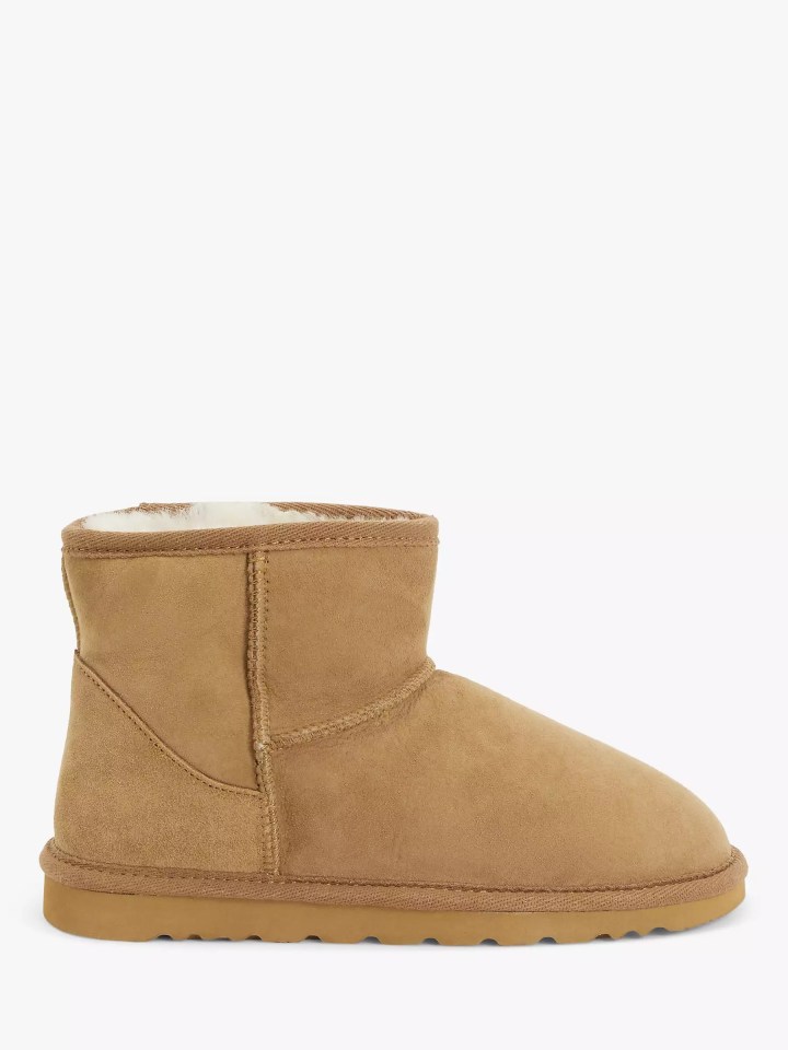 TOP SWAP /SHOP SWAP</p>
<p>PULL on a pair of these Ugg sheep skin boots for the ultimate comfort for your feet  theyre £65 at John Lewis.<br />
SAVE: £21