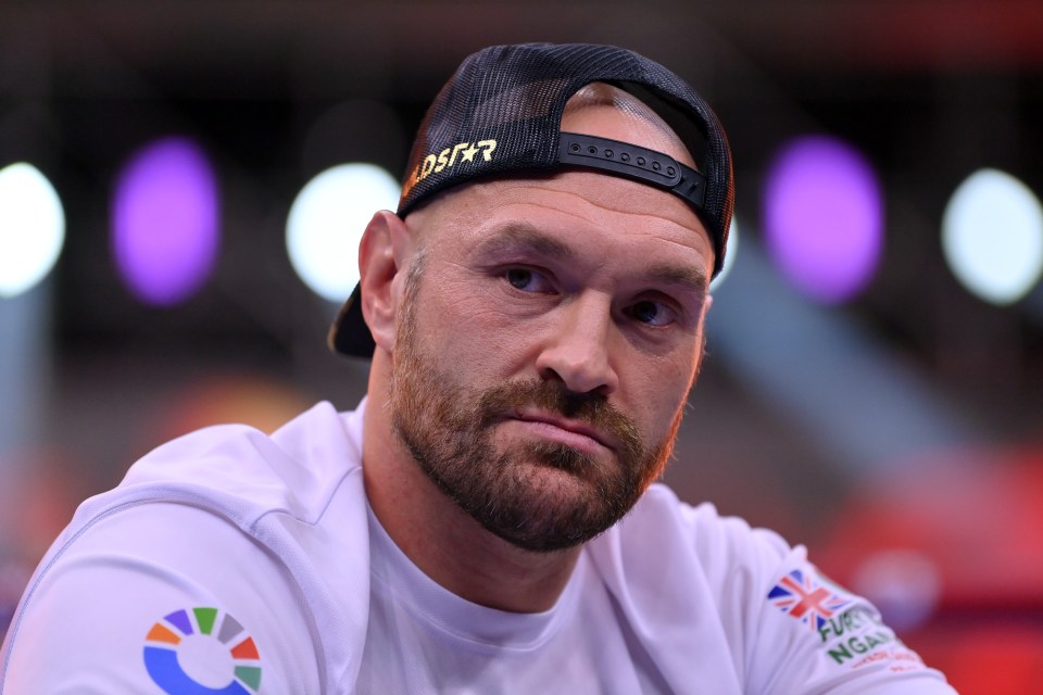 Tyson Fury has lined up two expert boxers as sparring partners