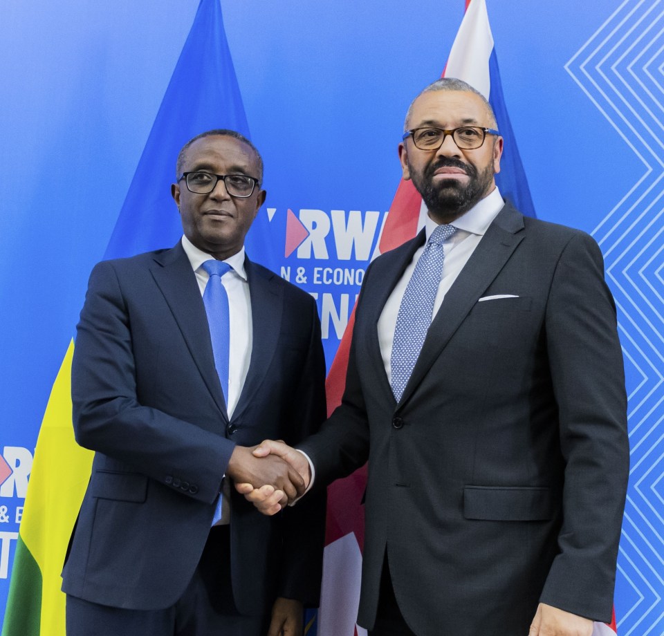 Home Secretary James Cleverly  with Rwanda's foreign affairs minister Vincent Biruta