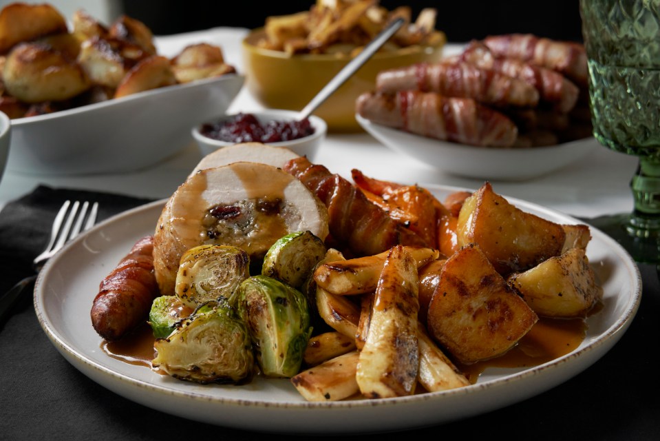 Experts at Russell Hobbs have revealed the ultimate guide to air fry your Christmas dinner