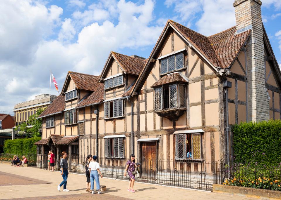 The medieval market town is home to several picturesque buildings, including Shakespeare's Birthplace