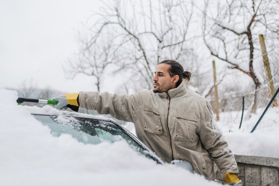 Failing to properly clear your windscreen of ice or snow could result in a fine or points on your license