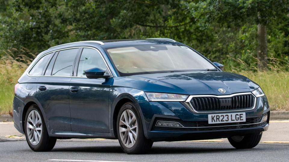 Both estate and liftback versions of the current Octavia has been made