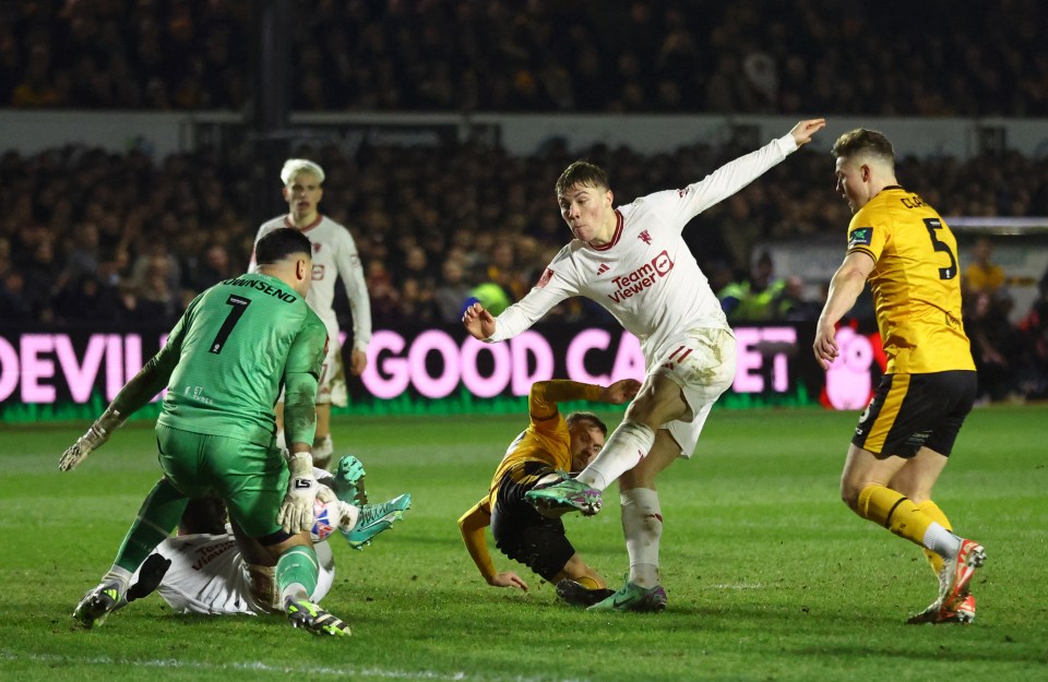 Rasmus Hojlund scored the visitors' fourth in injury time