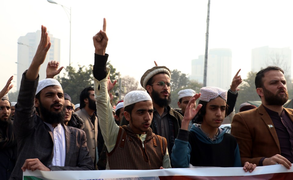 Pakistani activists of Muslim Talba Mahaz have protested against the Iranian missile strikes