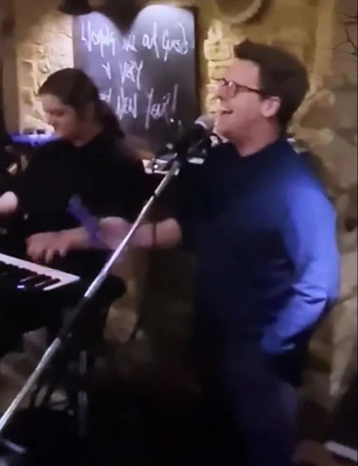 People in the pub were shocked to see Dec singing