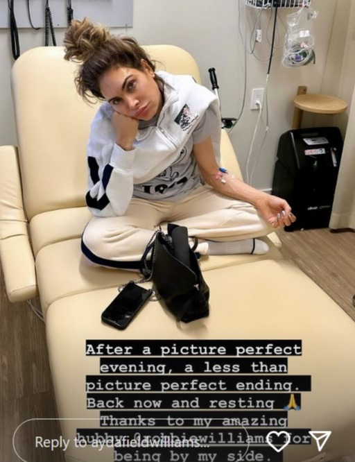 Ayda shared a photo of herself in A&E on Sunday