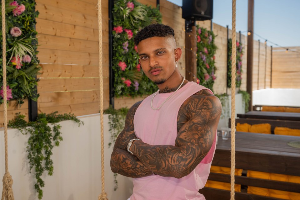 Can Amin resist the temptations surrounding him in Zante?