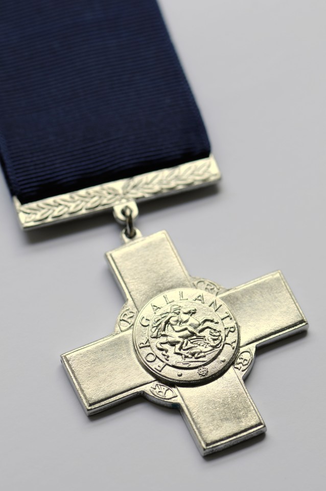 BG7ENT George Cross Medal (replica) "For Gallantry"