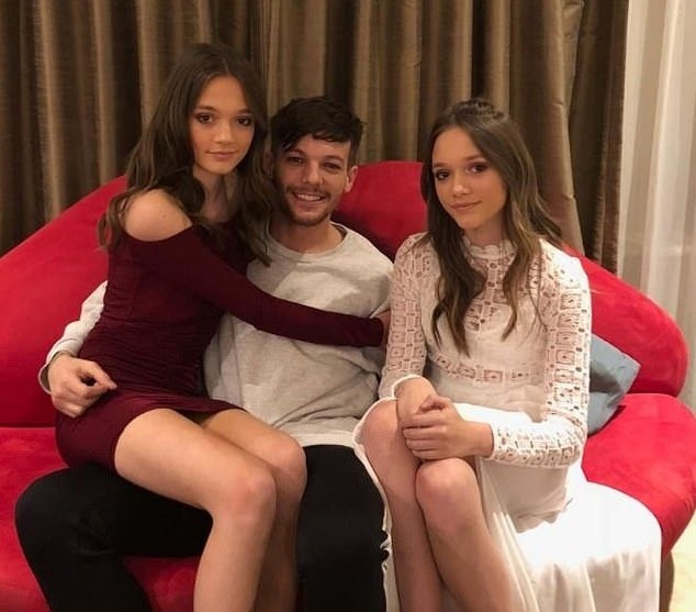 She is the younger sister of former One Direction star Louis Tomlinson