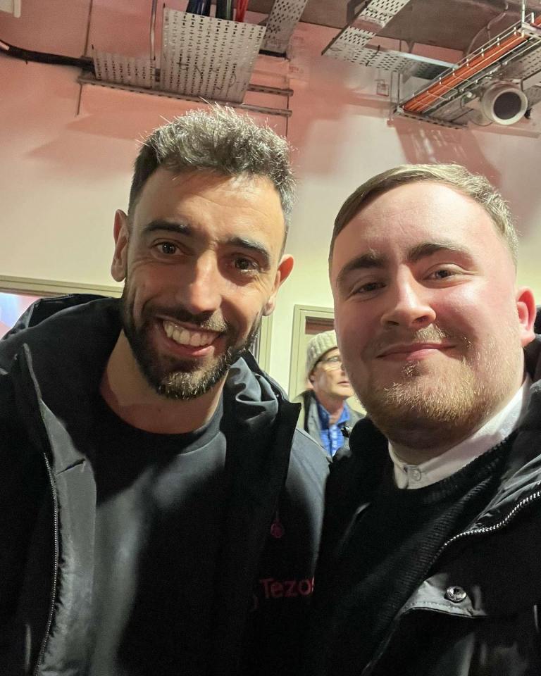 Littler then posed with captain Bruno Fernandes