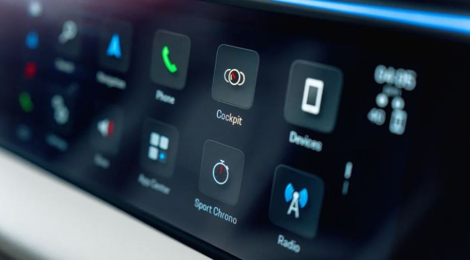 Modern digital user interfaces make for a stress-free driving experience