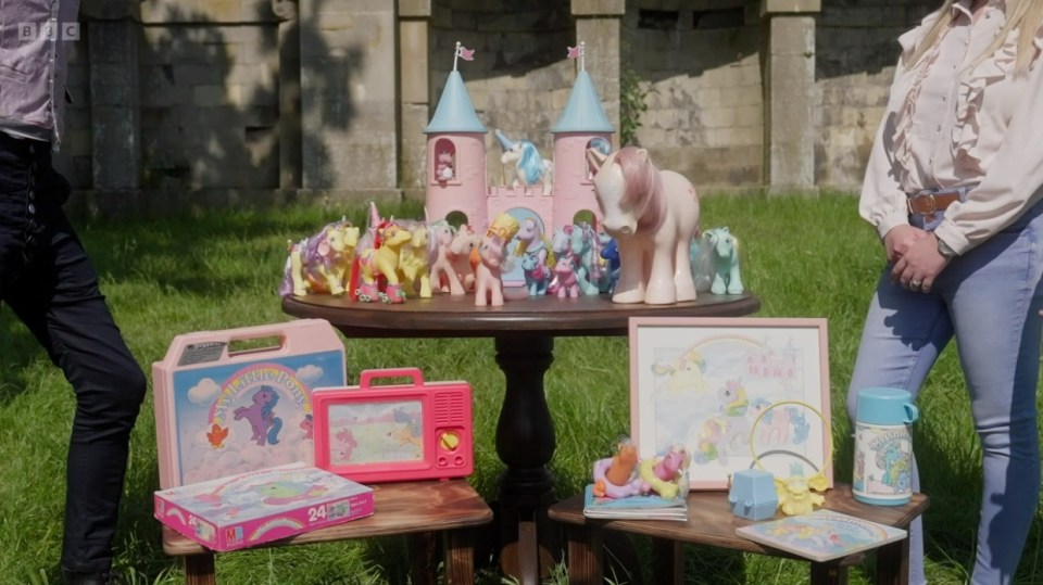 Viewers were introduced to one guest who brought along their retro My Little Pony collection