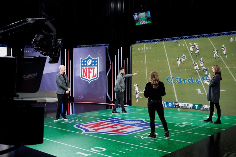 Sky Sports unveiled their new studio for NFL coverage featuring an LED floorboard, augmented reality graphics and a virtual reality stadium canopy roof