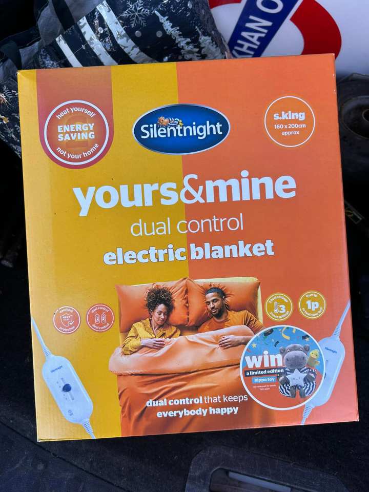 This Silentnight Yours & Mine dual control electric blanket has been reduced from £49 to only £12.50