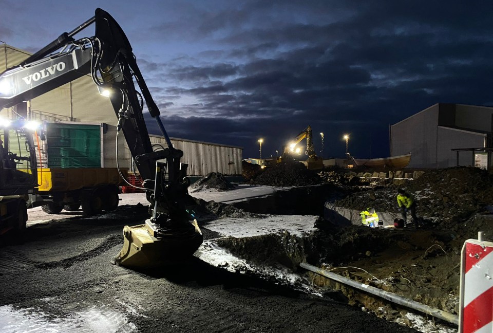 The road worker plunged into the abyss as he was filling crevasses caused by earthquakes and volcanic activity