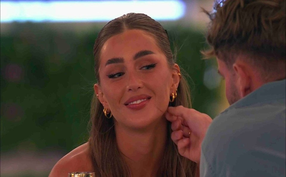 EROTEME.CO.UK FOR UK SALES: Contact Caroline +442083748542 If bylined must credit ITV1 Love Island All Stars Picture shows: Tom Clare and Georgia Steel on a dinner date. NON-EXCLUSIVE Date: Wednesday 24th January 2024 Job: 240124UT15 London, UK EROTEME.CO.UK Disclaimer note of Eroteme Ltd: Eroteme Ltd does not claim copyright for this image. This image is merely a supply image and payment will be on supply/usage fee only.