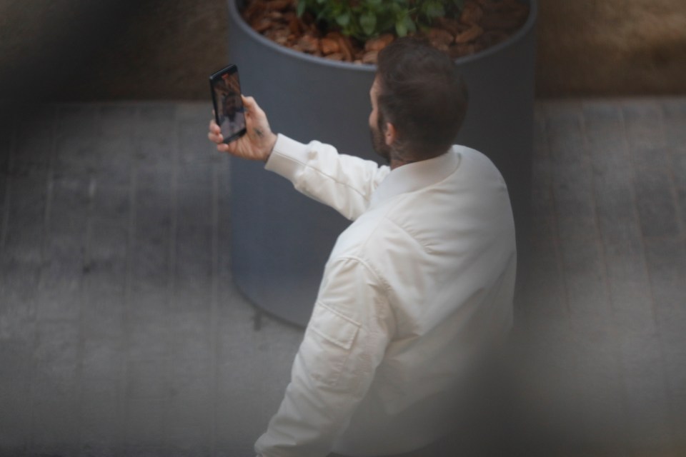 David finished off his photoshoot with the Belgian beer brand with a series of selfies