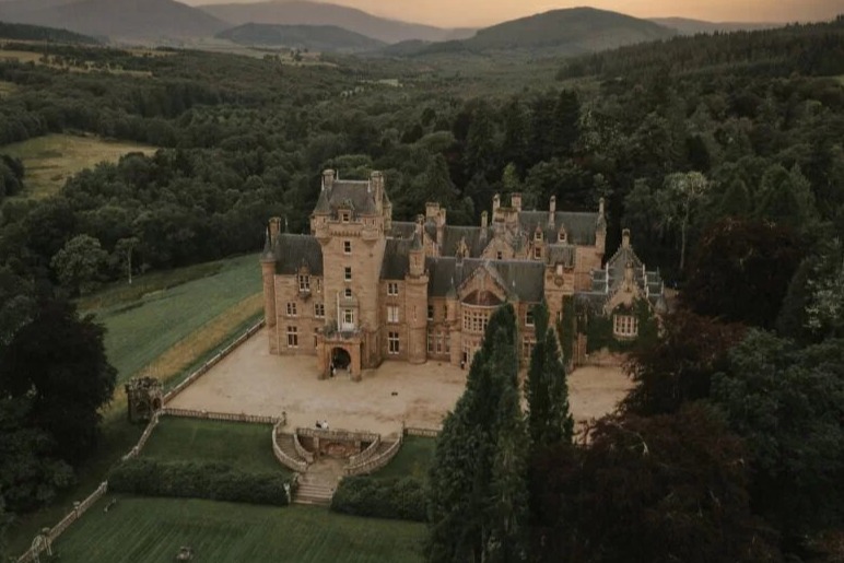 The sublime Highland setting of Ardross Castle is one of the show's few highlights