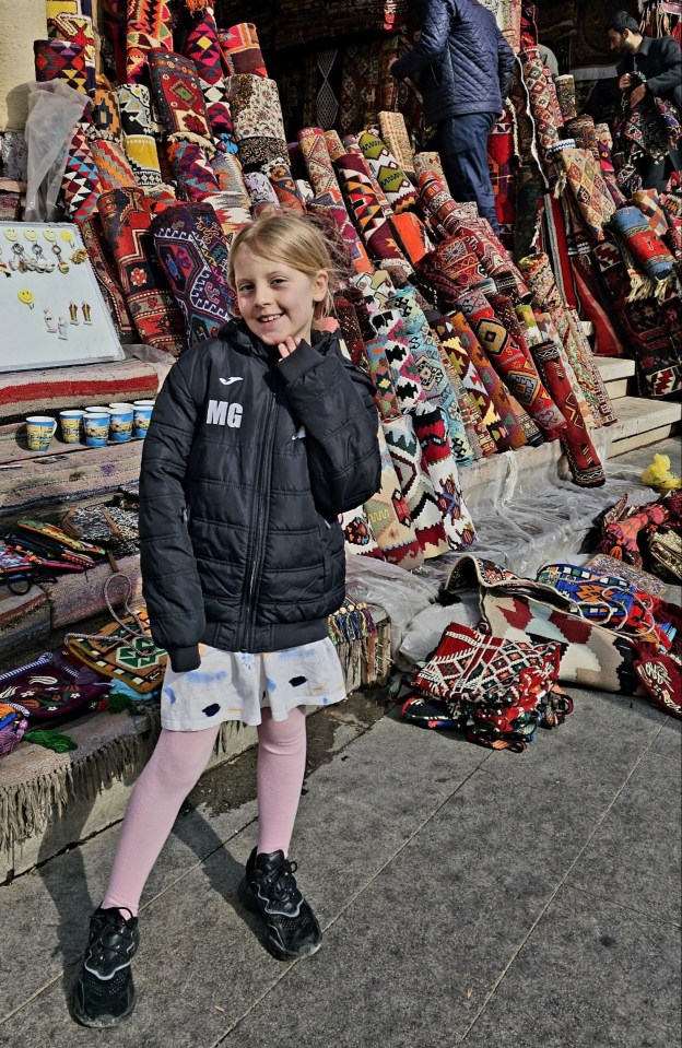 Mia and her dad visited the Kurdistan region's local markets during their whirlwind trip