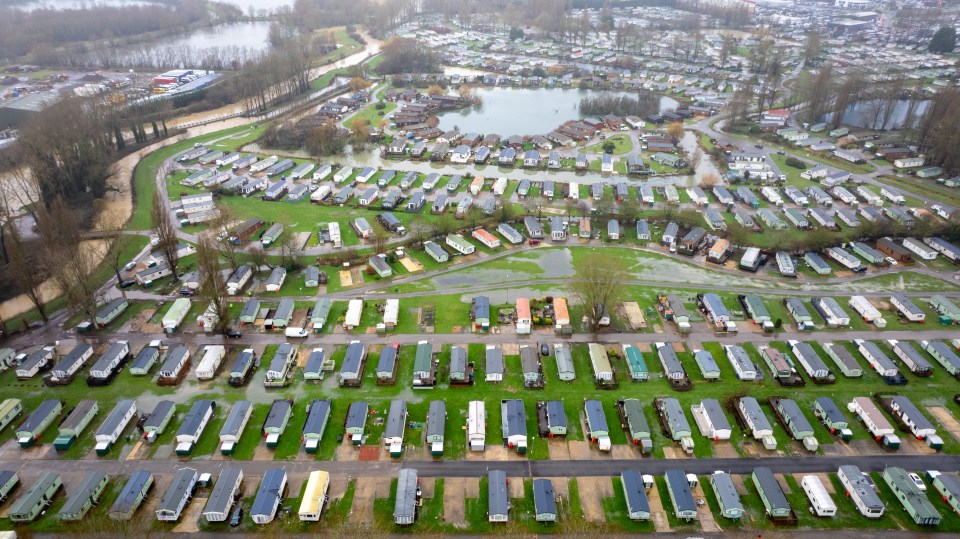 More than 1,000 people have been evacuated from Billing Aquadrome in Northamptonshire