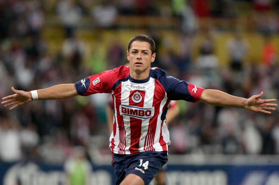 Javier Hernandez has completed a return to boyhood club Chivas Guadalajara