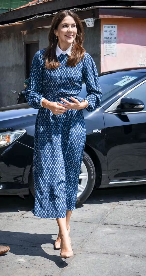 Princess Mary wore an identical blue dress to Kate, above in 2019