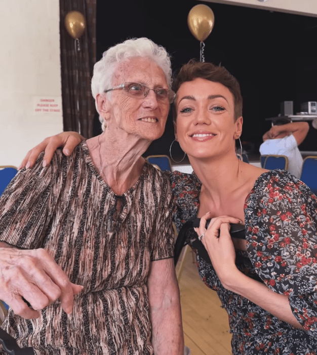 Lauren Oakley has been heartbroken following the death of her grandma