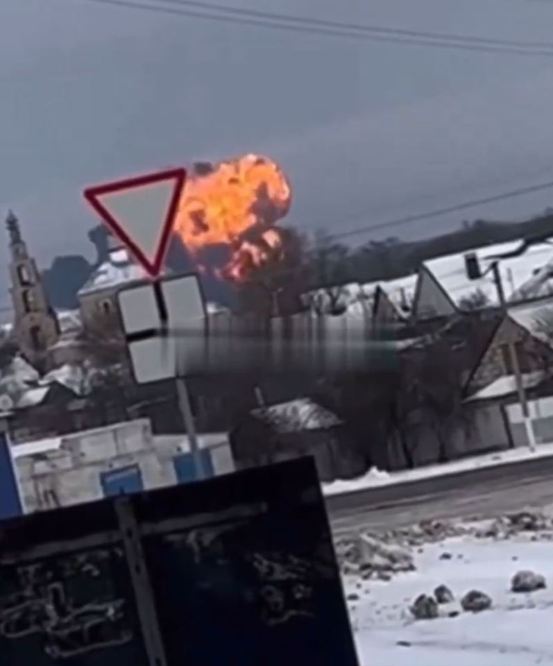 The moment the Il-76 military plane crashed near the Ukrainian border in Belgorod region