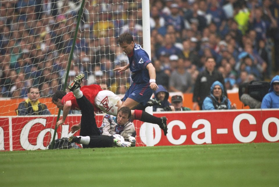 Kjeldbjerg played for Chelsea in the 1994 FA Cup Final defeat to Man Utd at Wembley