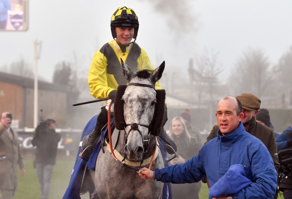 Gingell rides Elixir Du Nutz in the Clarence House at Cheltenham