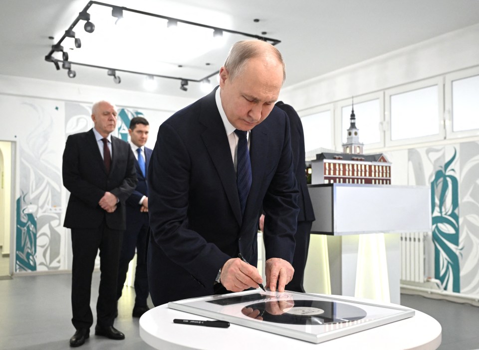 Putin tours the Immanuel Kant Baltic Federal University in Kaliningrad