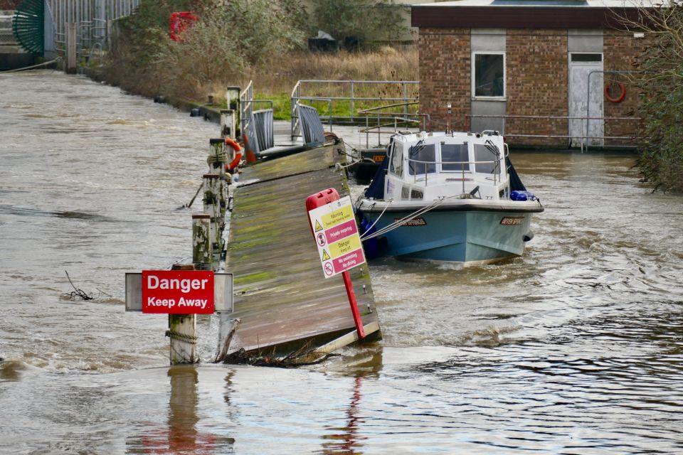 The River Thames submerged Christchurch Meadows in Reading this morning