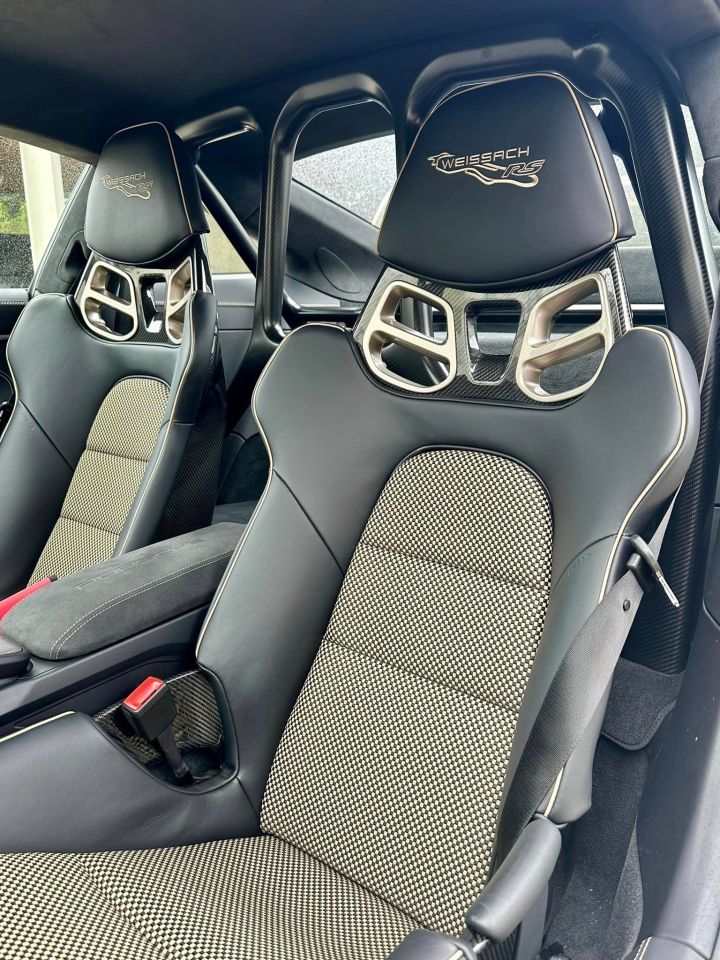 The car is equipped with special sports seats