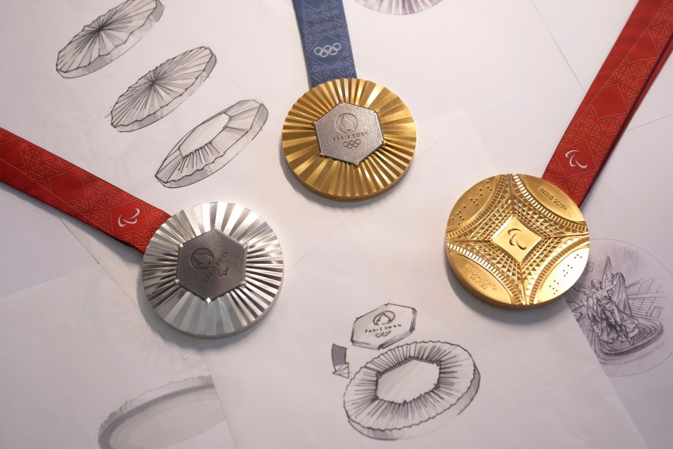 The medals have been designed by Chaumet