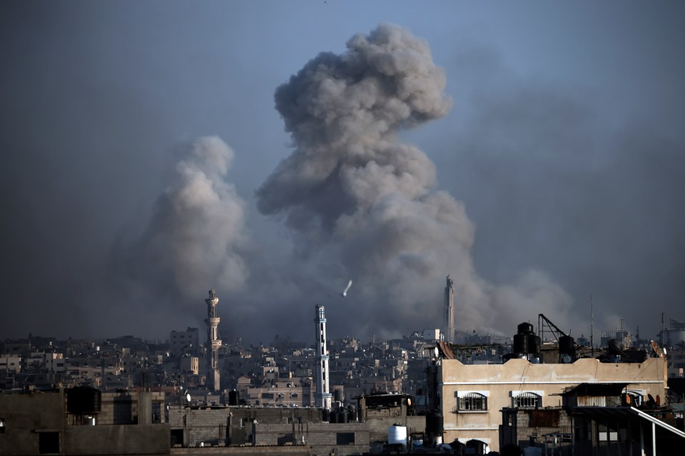 FSmoke rises following Israeli bombardments in Khan Younis, southern Gaza Strip