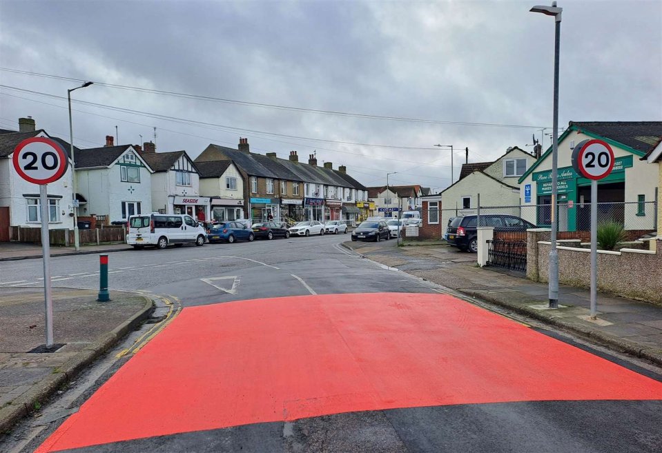 The scarlet markings are located at the junction of Selsea Avenue and Sea Street