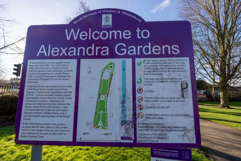 Alexandra Gardens sits next to the Thames and has a close view of the west side of Windsor Castle