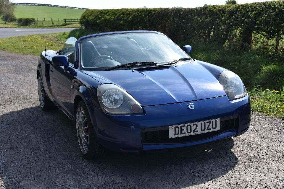 Classic Sports Car Toyota MR2 Mk3 has enough power to be fun on a budget